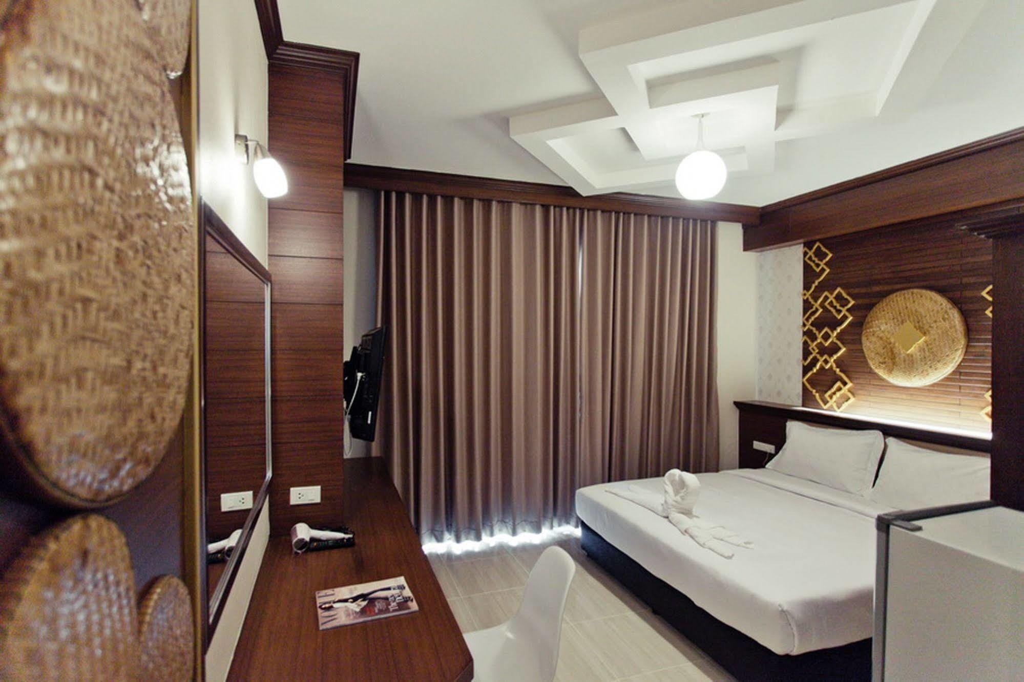 The Proud Hotel Ubon Ratchathani Exterior foto